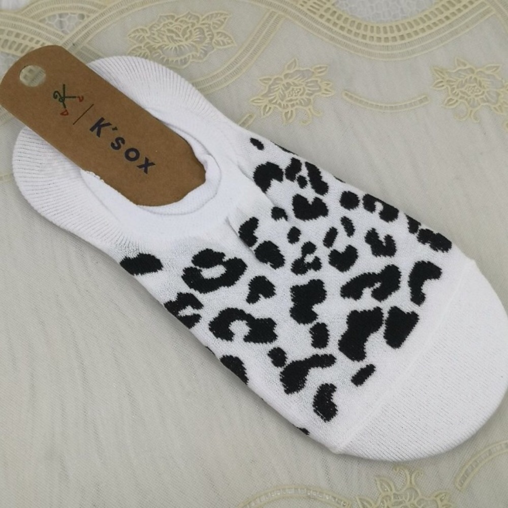 *2 PR LEFT* Cheetah No Show Footie Socks - Picture 4 of 6